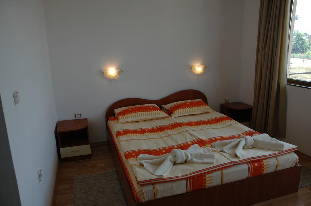 Hotel Strinava Primorsko Exterior photo