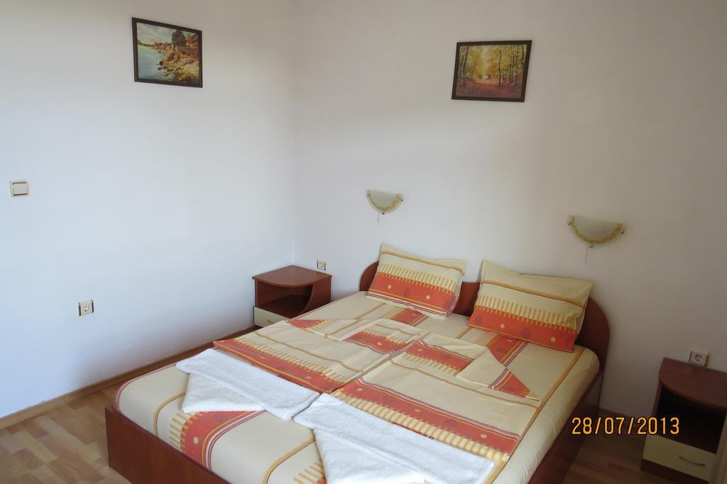 Hotel Strinava Primorsko Exterior photo